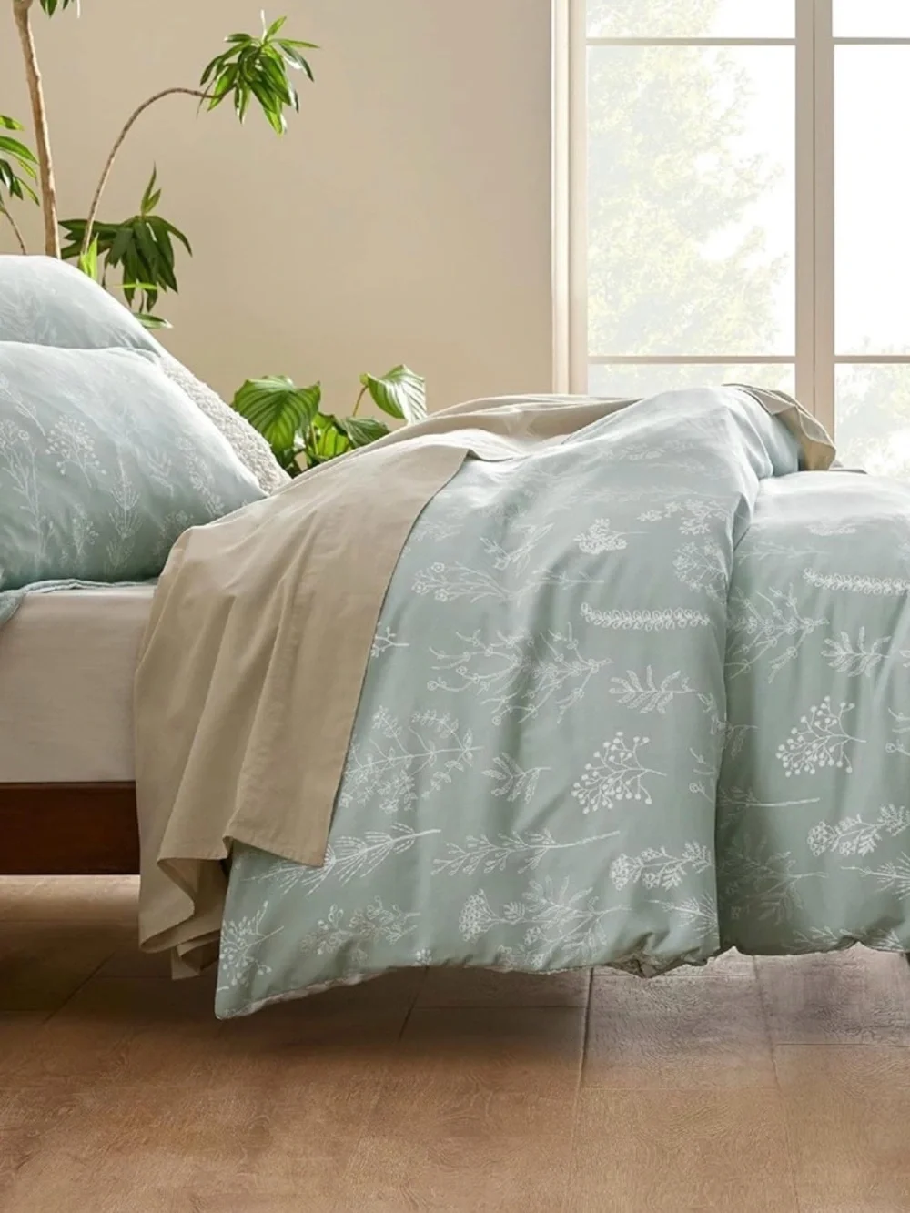 Soft Sage Botanical Print King Comforter Set , 3 Pieces Reversible Floral